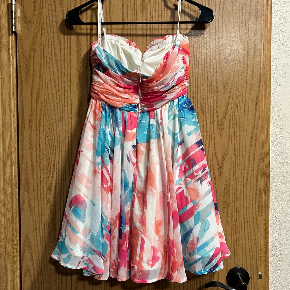 It’s a cute dress that was to small for me